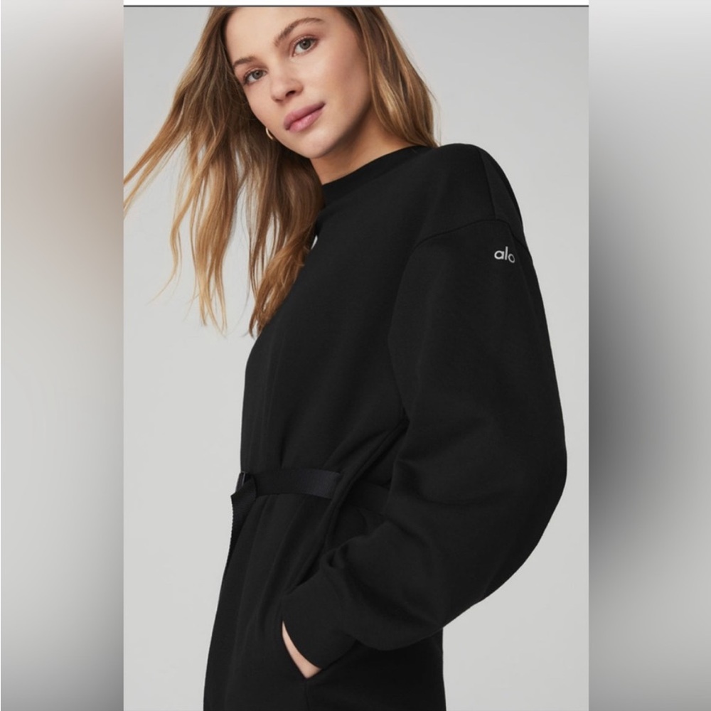 Alo yoga black sweatshirt dress with buckle belt cityscape